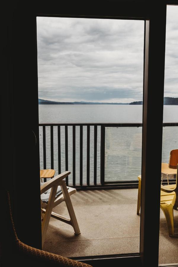 The Oceanfront Hotel Sointula Buitenkant foto