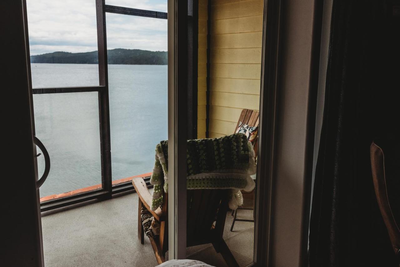 The Oceanfront Hotel Sointula Buitenkant foto