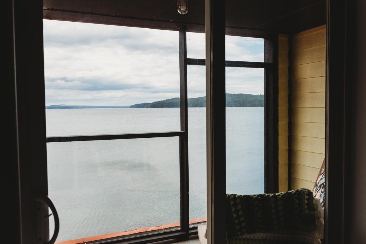 The Oceanfront Hotel Sointula Buitenkant foto