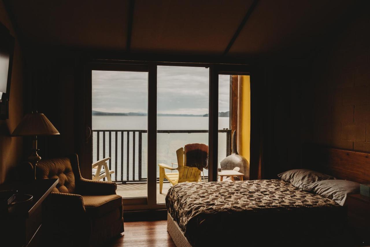 The Oceanfront Hotel Sointula Buitenkant foto