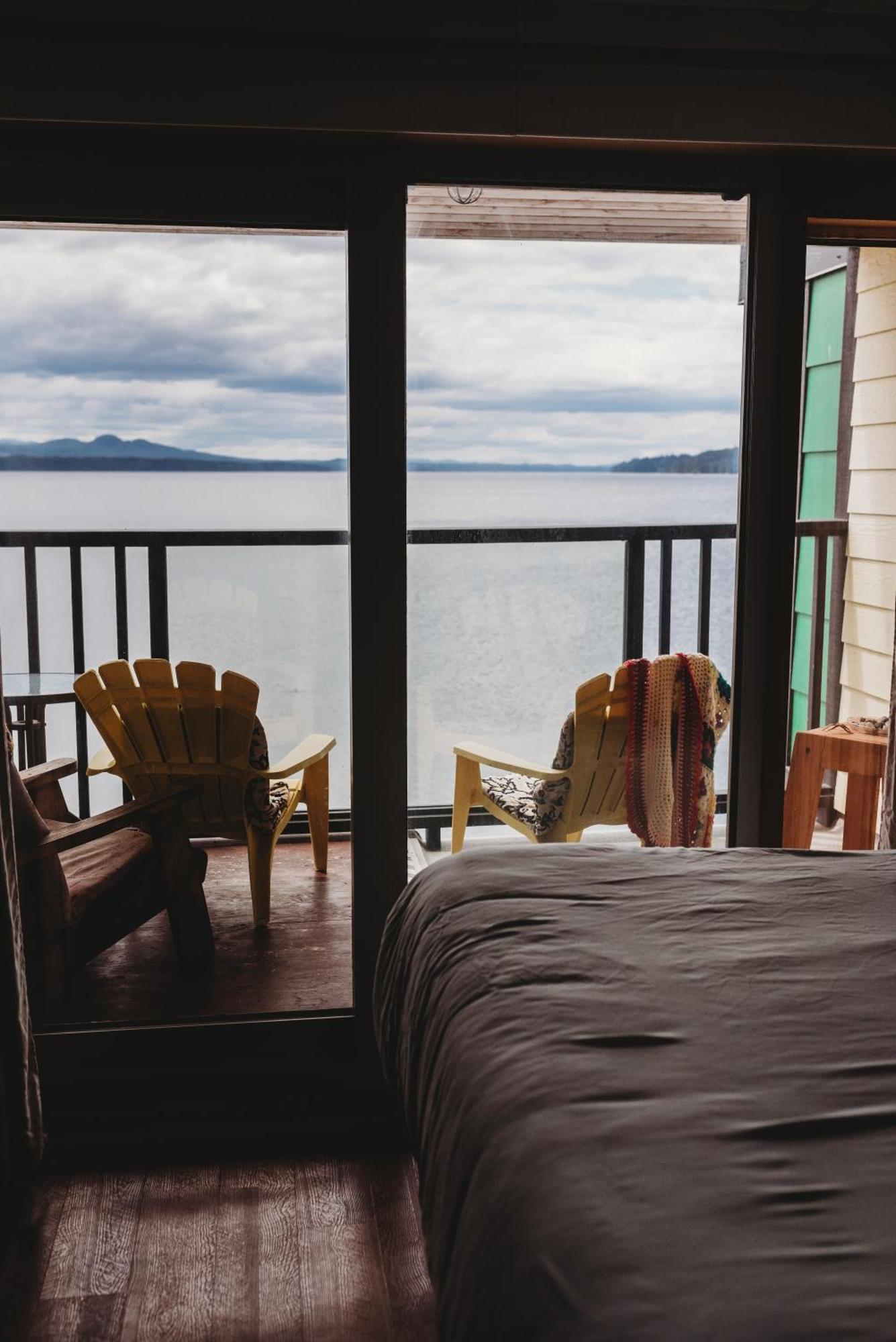 The Oceanfront Hotel Sointula Kamer foto